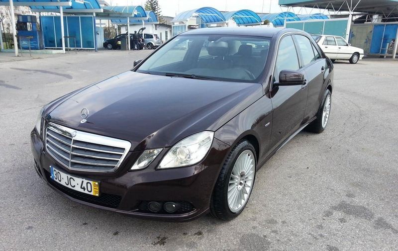 Mercedes-Benz E • 2009 • 318,300 km 1