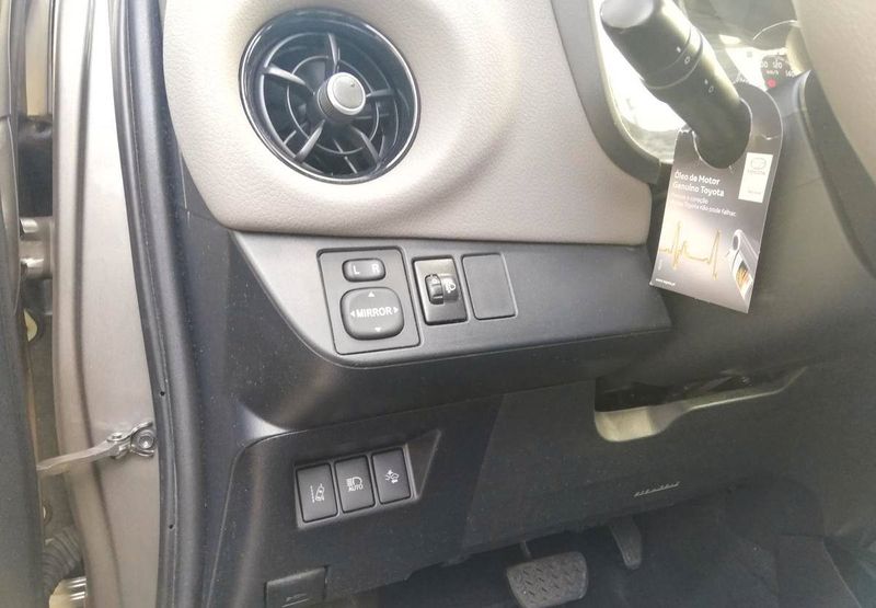 Toyota Yaris • 2018 • 9,999 km 8