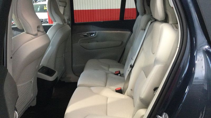 Volvo XC90 • 2023 • 12,000 km 9