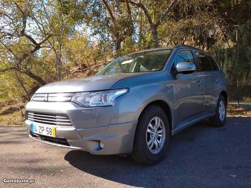 Mitsubishi Outlander • 2014 • 160,000 km 4