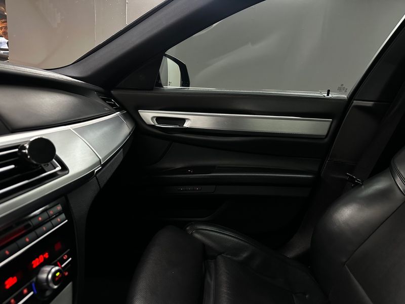 BMW 7 Series • 2013 • 164,000 km 4