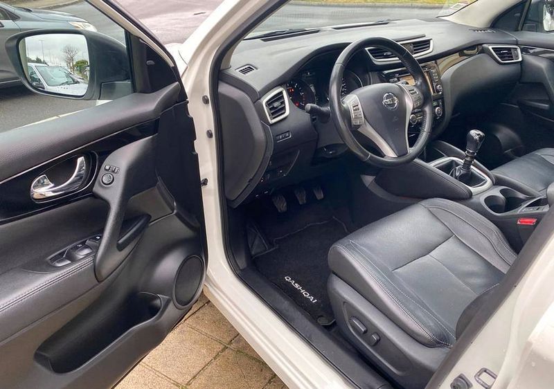 Nissan Qashqai • 2015 • 120,000 km 3