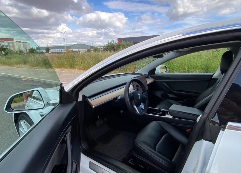 Tesla Model 3 • 2020 • 95,987 km 10