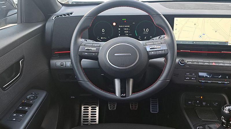 Hyundai Kona • 2023 • 11,832 km 35