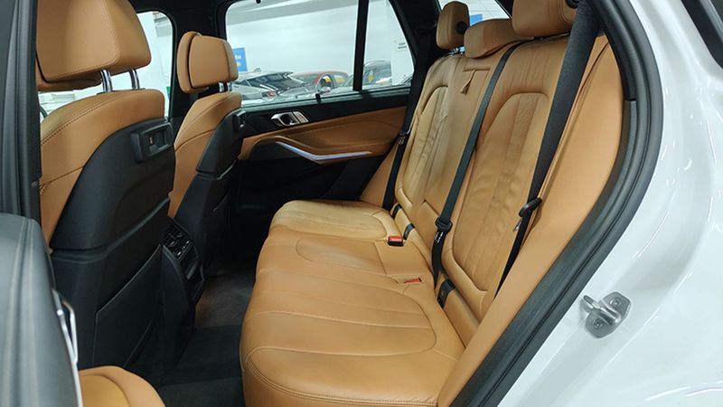 BMW X5 • 2022 • 14,035 km 15