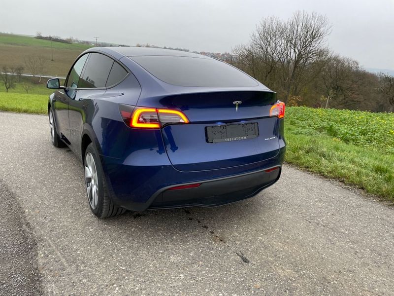 Tesla Model Y • 2021 • 18,730 km 2