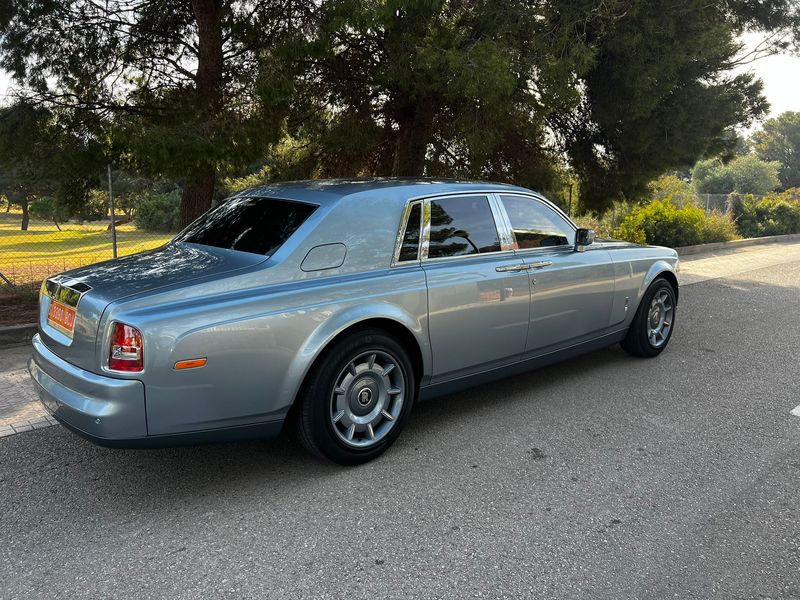Rolls-Royce Phantom • 2004 • 51,671 km 14