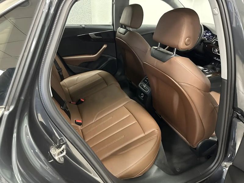 Audi A4 • 2019 • 30,500 km 4