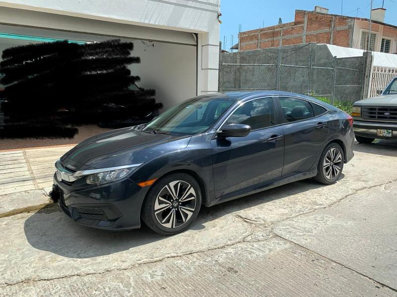 Honda Civic • 2016 • 69,600 km 3