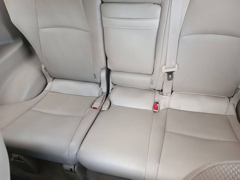 Toyota Land Cruiser • 2013 • 155,000 km 9