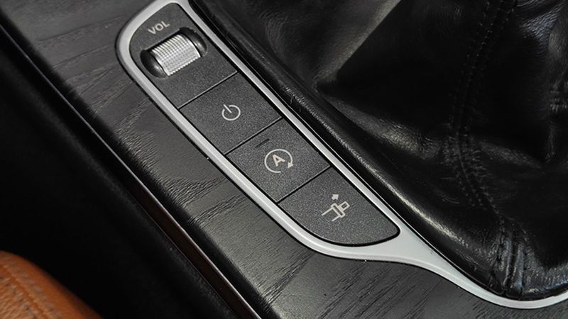 Mercedes-Benz C-Class • 2017 • 106,792 km 10