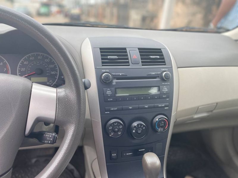 Toyota Corolla • 2010 • 84,953 km 5