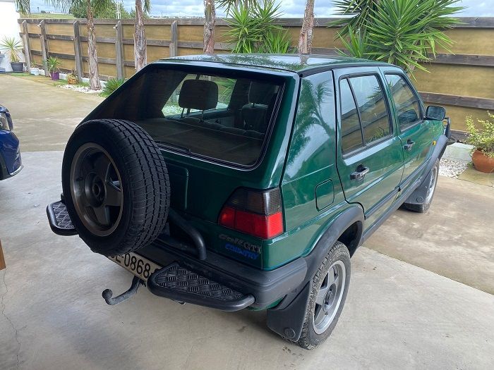 Volkswagen Golf • 1990 • 181,200 km 2