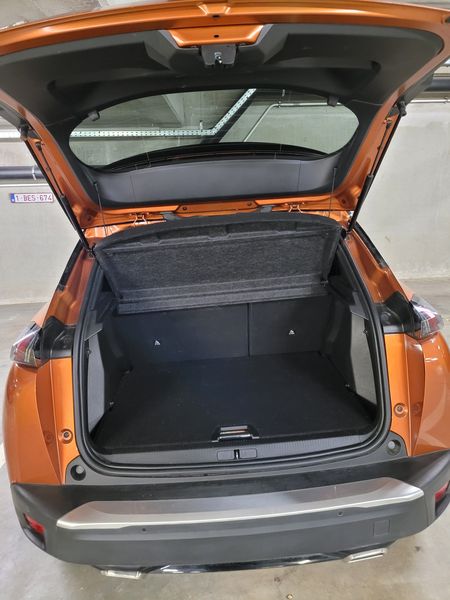 Peugeot 2008 • 2022 • 24,000 km 4