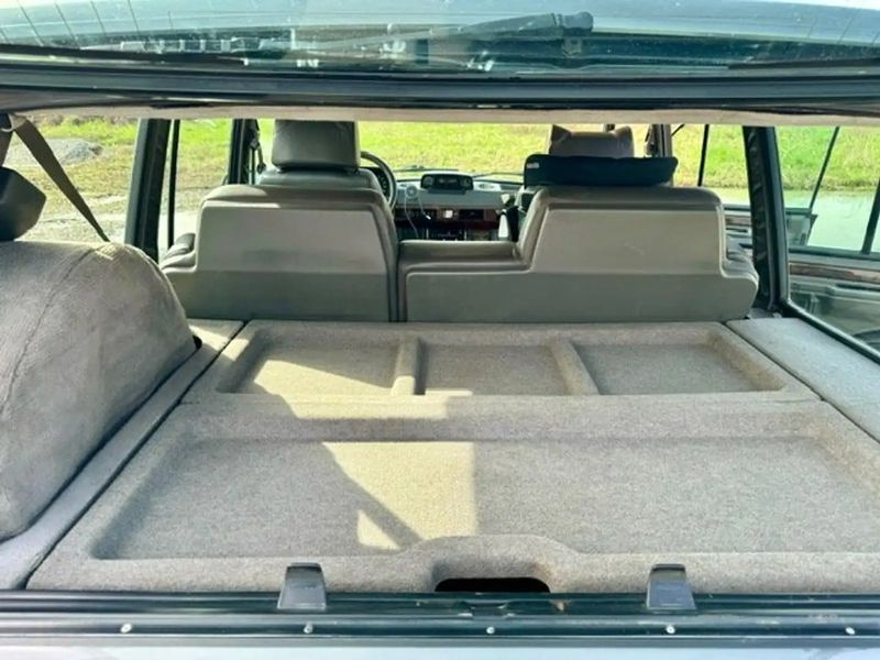 Land Rover Range Rover • 1992 • 250,000 km 10