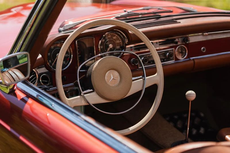 Mercedes-Benz SL • 1967 • 59,200 km 8