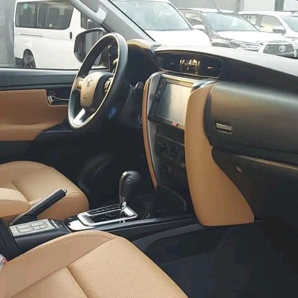 Toyota Fortuner • 2021 • 0 km 2