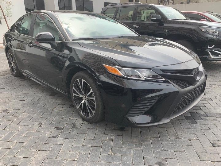 Toyota Camry • 2020 • 2 km 1