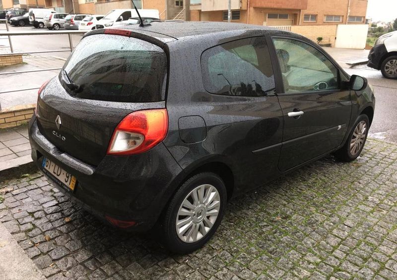 Renault Clio • 2010 • 145,000 km 5