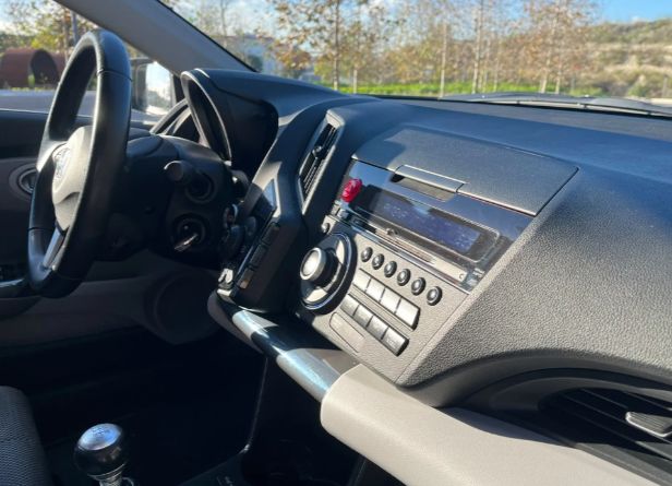 Honda CR-V • 2010 • 137,000 km 4