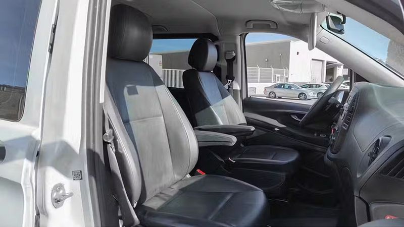 Mercedes-Benz 115 • 2019 • 120,138 km 12