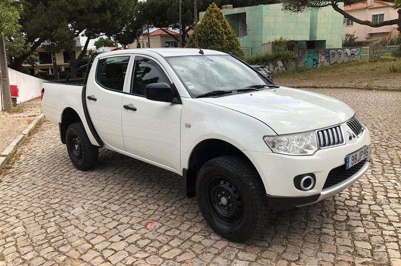 Mitsubishi L200 • 2010 • 250,000 km 1