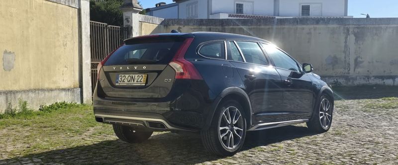 Volvo V60 Cross Country • 2015 • 190,000 km 3