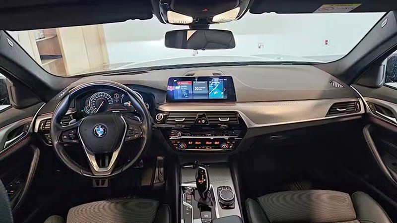 BMW 5 Series • 2017 • 110,173 km 6