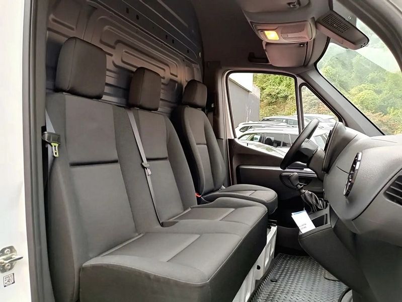 Mercedes-Benz Sprinter • 2022 • 61,000 km 7