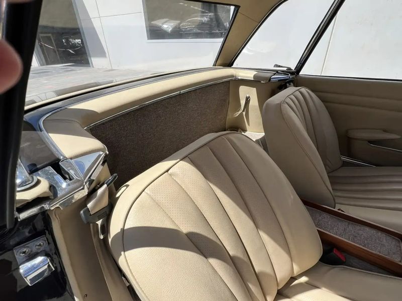 Mercedes-Benz SL • 1963 • 90,000 km 16