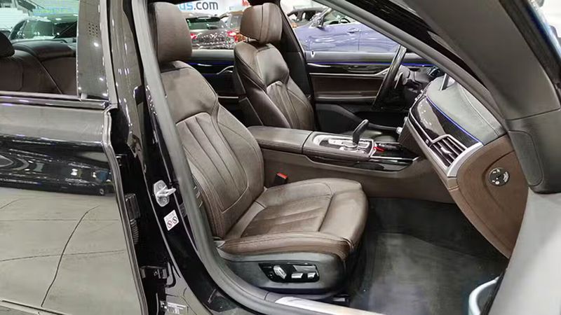 BMW 7 Series • 2020 • 98,604 km 8