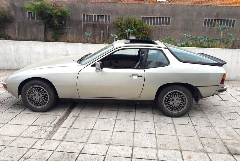 Porsche 924 • 1981 • 109,000 km 2