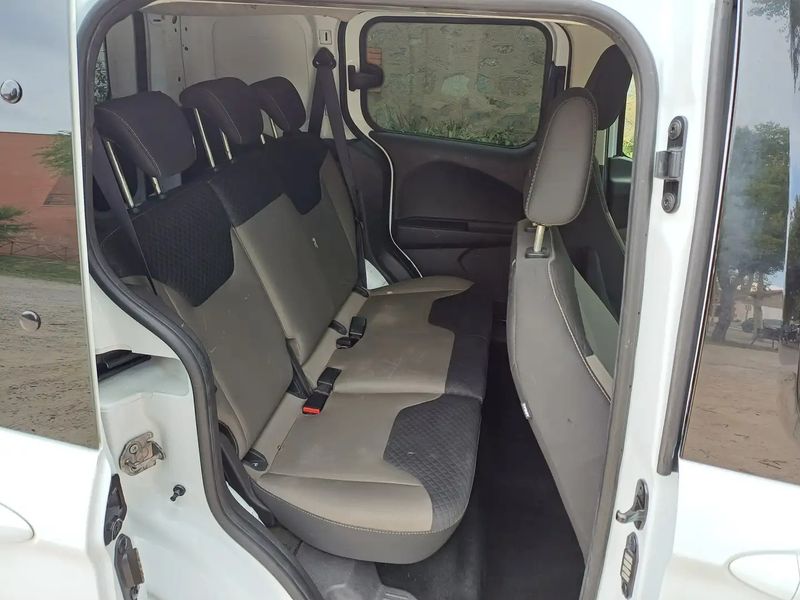 Ford Transit Courier • 2020 • 150,000 km 11