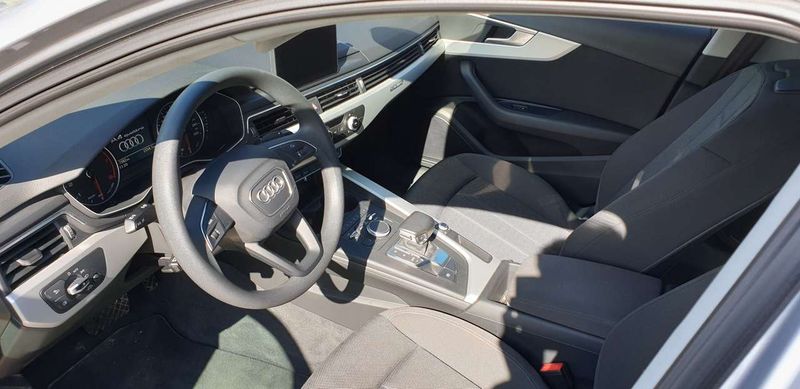 Audi A4 • 2016 • 152,000 km 6