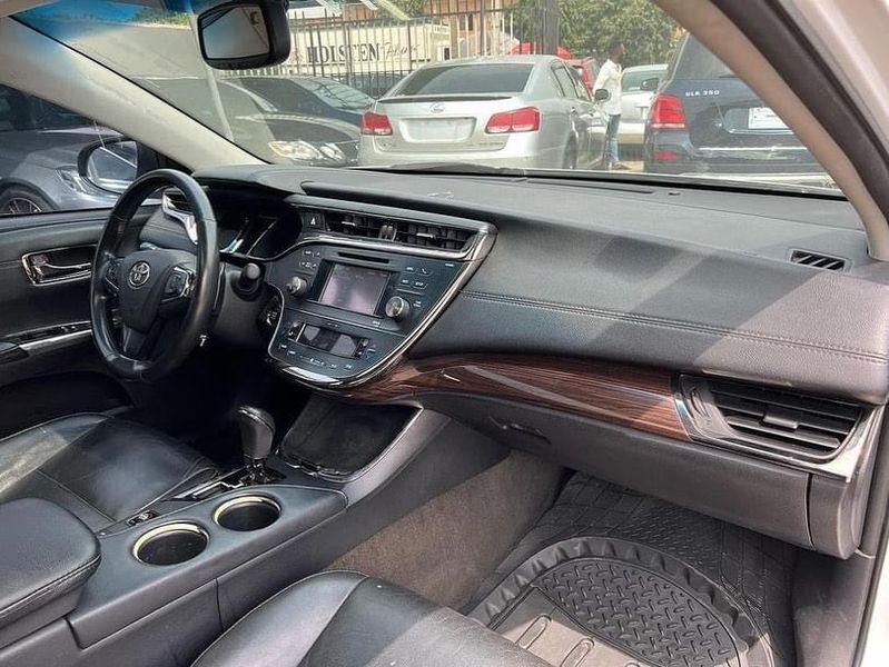 Toyota Avalon • 2020 • 50,000 km 2