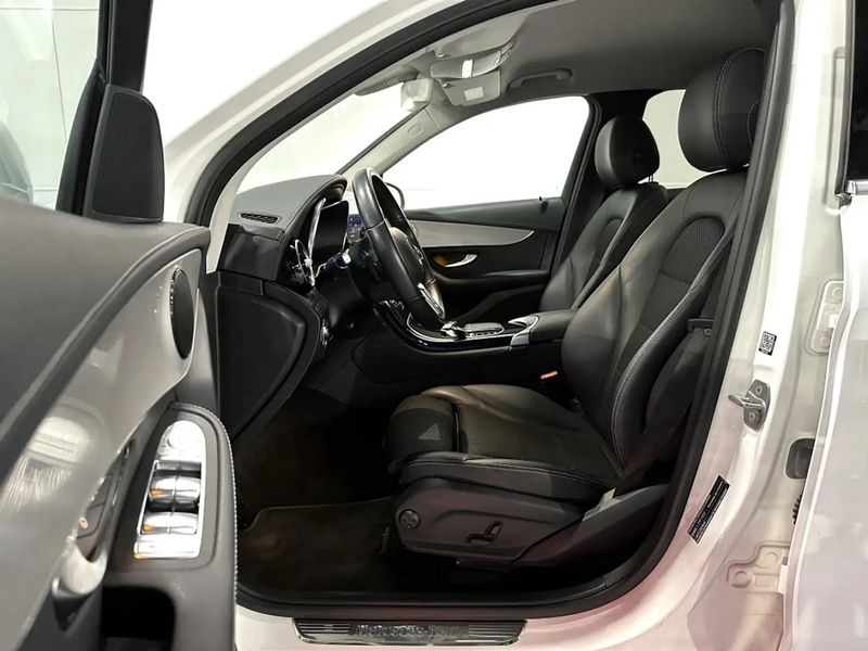 Mercedes-Benz GLC • 2020 • 80,300 km 7