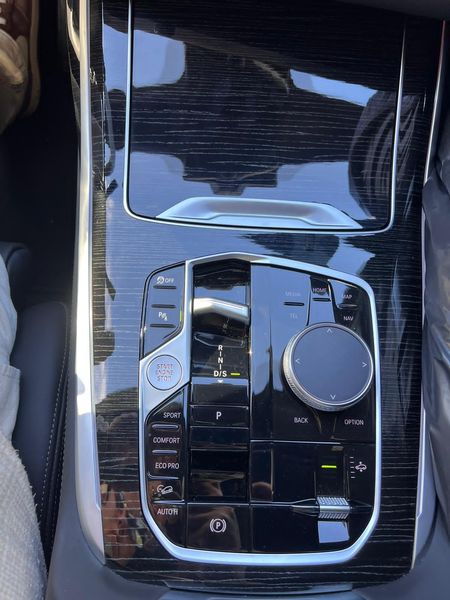 BMW X7 • 2023 • 3,500 km 10