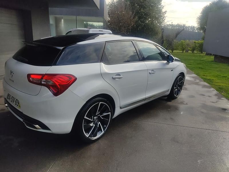 Citroën DS5 • 2013 • 213,000 km 3