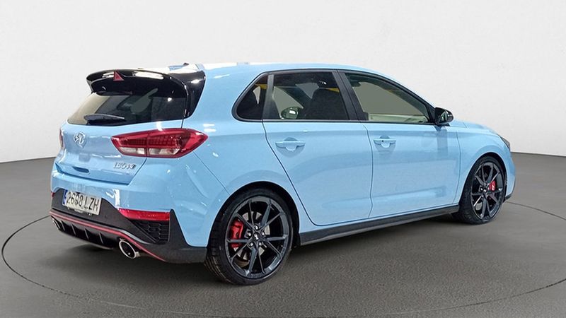 Hyundai i30 • 2022 • 5,679 km 3