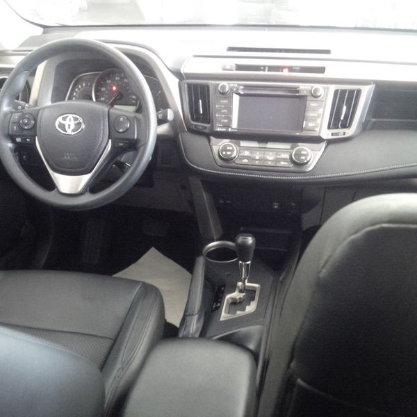 Toyota RAV4 • 2014 • 2 km 3
