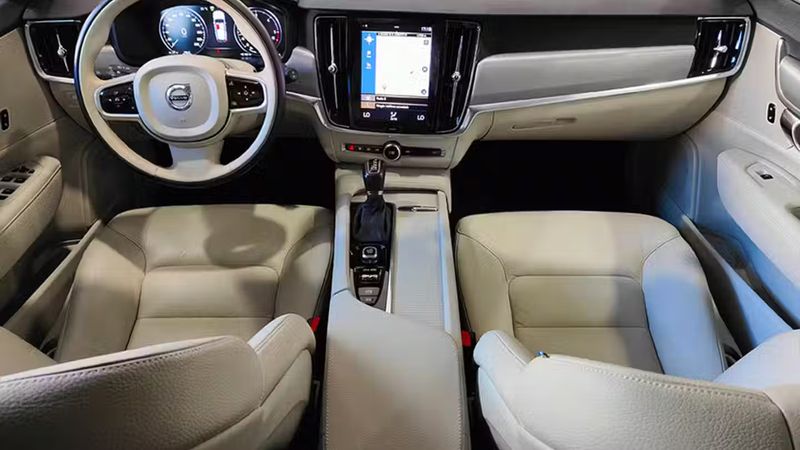 Volvo V90 • 2019 • 70,513 km 6