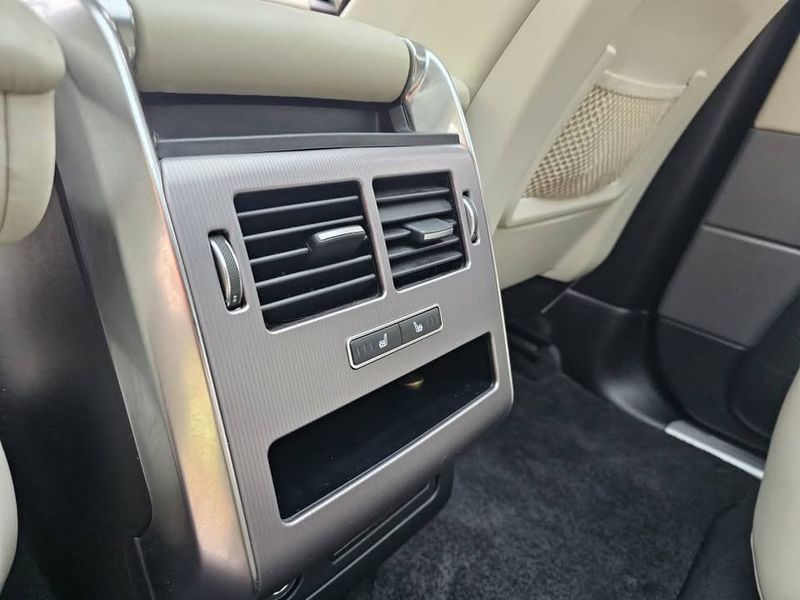 Land Rover Range Rover Sport • 2016 • 184,000 km 8