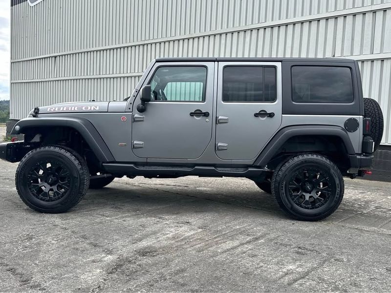 Jeep Wrangler • 2012 • 102,000 km 2
