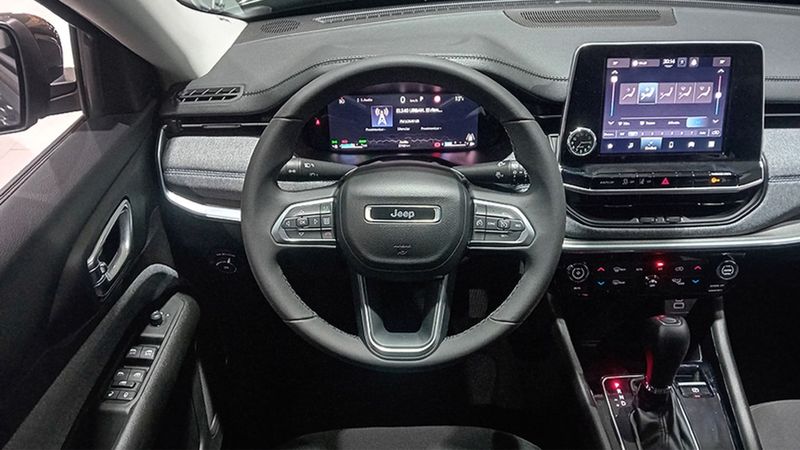 Jeep Compass • 2023 • 5,763 km 6