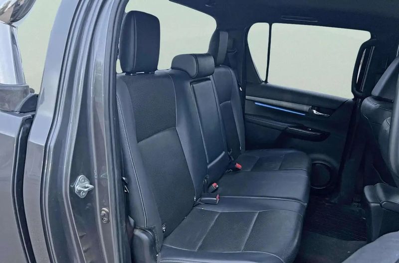 Toyota Hilux • 2022 • 101,000 km 12