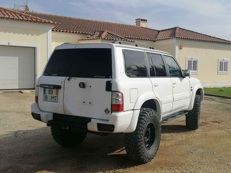 Nissan Patrol GR • 1999 • 181,000 km 2