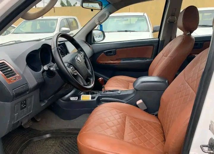 Toyota Hilux • 2018 • 50,000 km 3