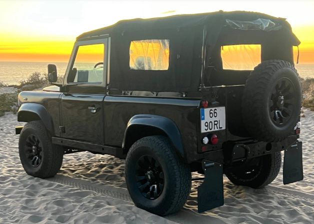 Land Rover Defender • 2001 • 143,000 km 4