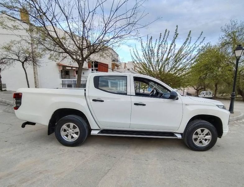 Mitsubishi L200 Pick up • 2020 • 130,000 km 6