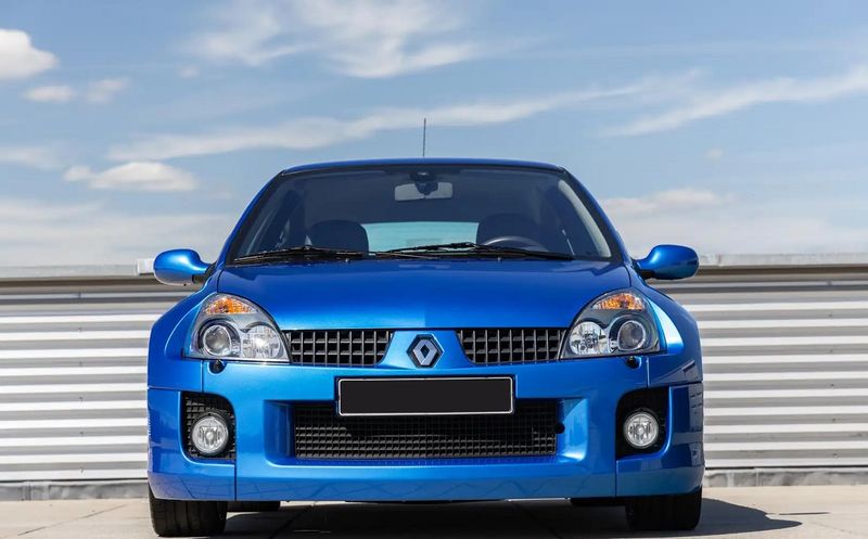 Renault Clio • 2003 • 24,500 km 12